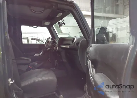 2017 Jeep Wrangler Unlimited Sahara 4X4 from USA, damaged, VIN 1C4BJWEG7HL544018